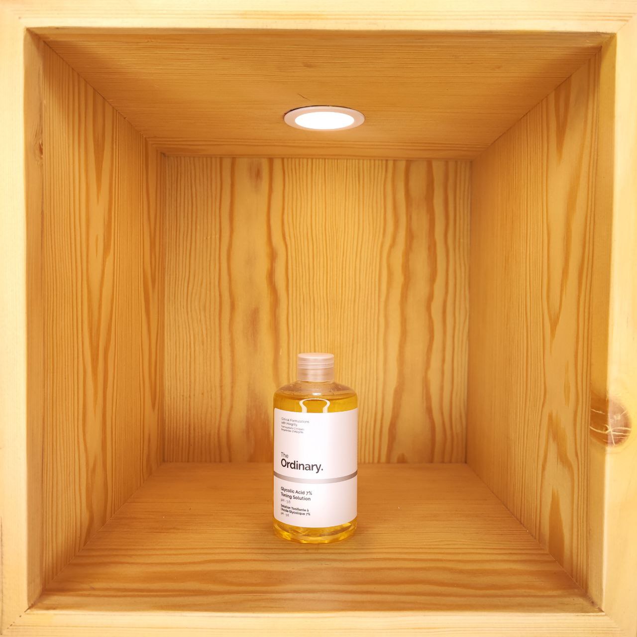 تونر لایه بردار و روشن کننده گلیکولیک اسید اوردینری